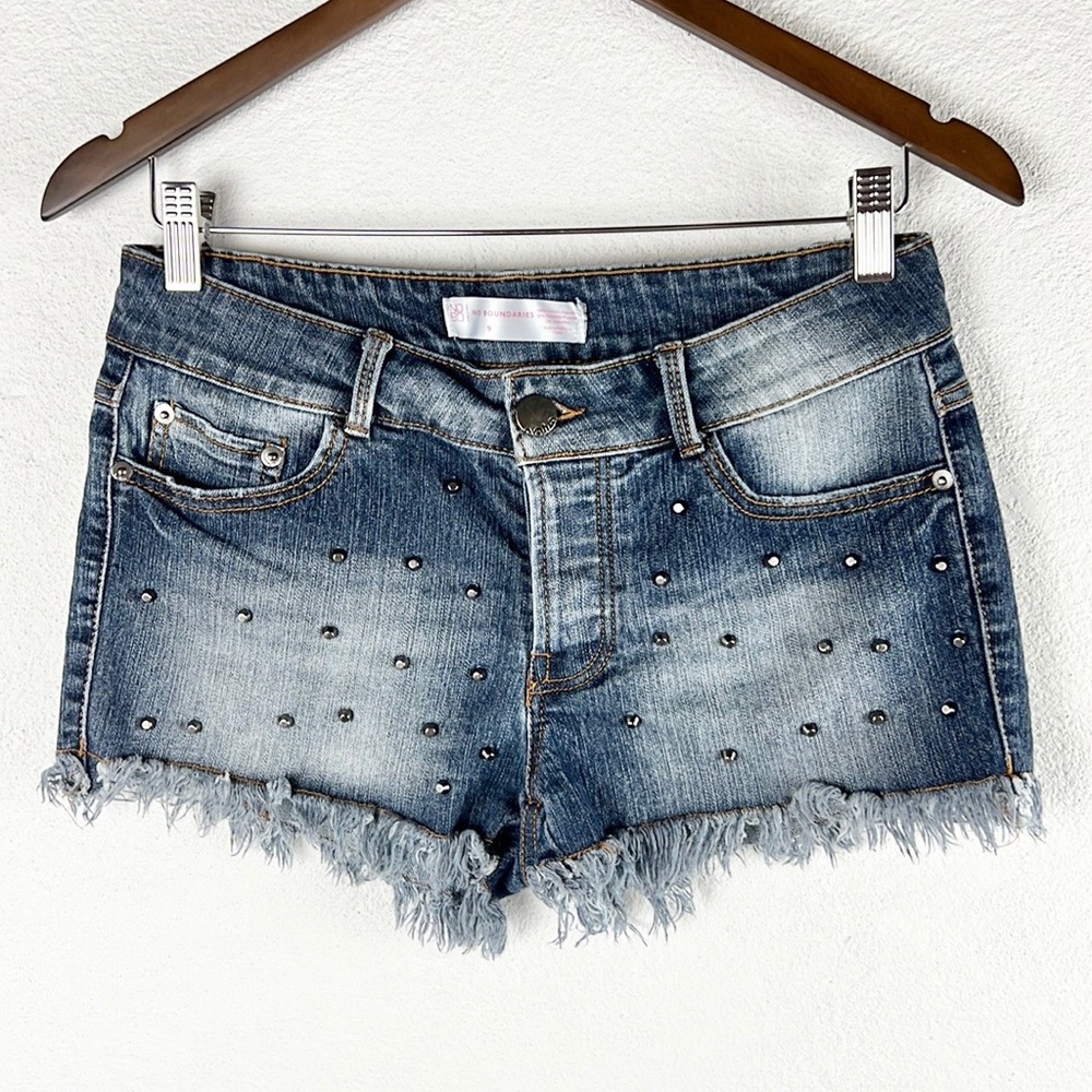 NO BOUNDARIES |🪨 Blue Faded Studded Low-Rise Cutoff Raw Hem Cutoff Jean Shorts